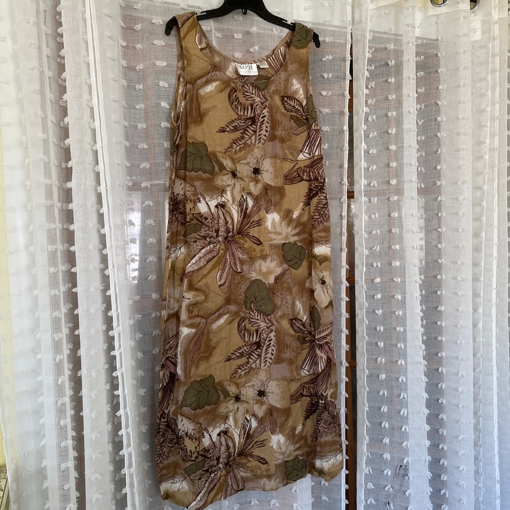 Beautiful tropical printed dress